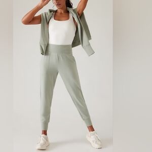 Athleta Coaster Fern Green Joggers L